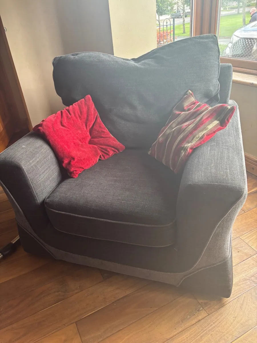 armchair - Image 1