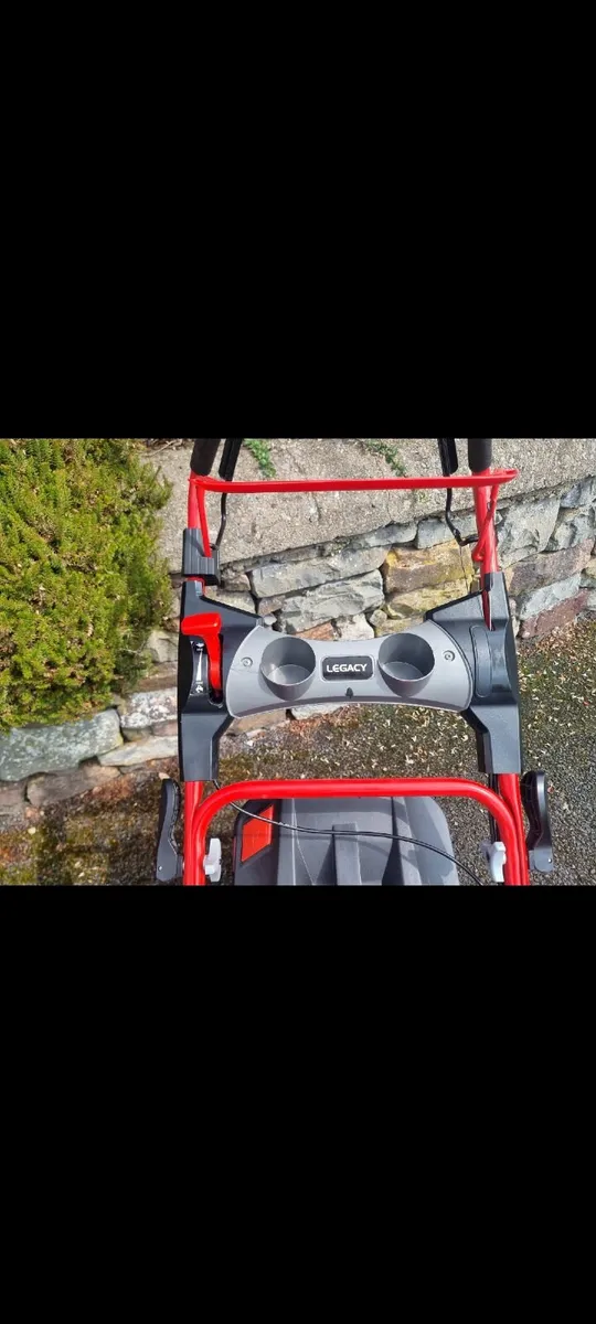Lawnmower, Self-propelled, 19inch cut. - Image 3
