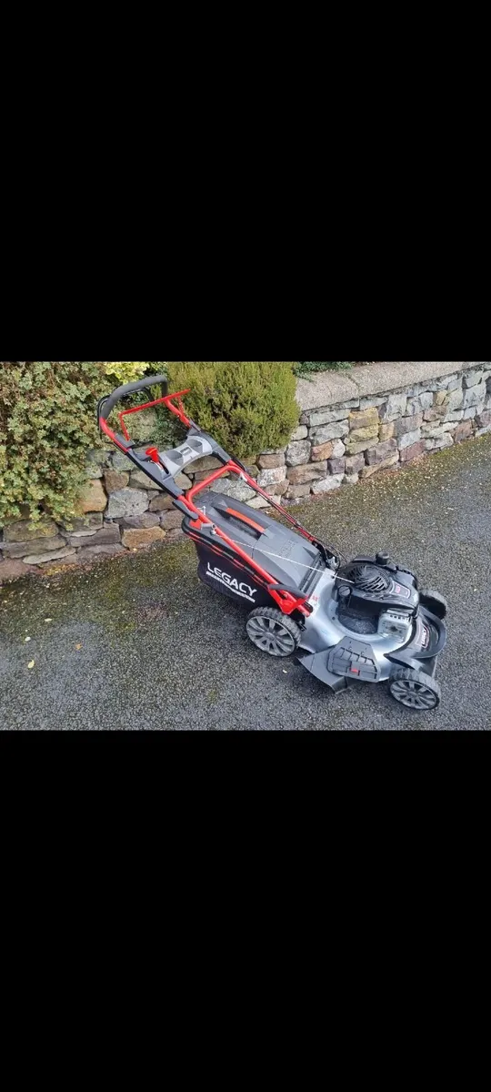 Lawnmower, Self-propelled, 19inch cut. - Image 4