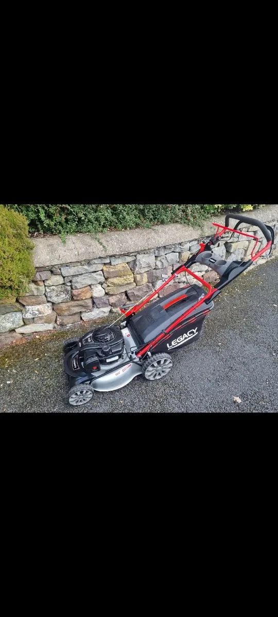 Lawnmower, Self-propelled, 19inch cut. - Image 2