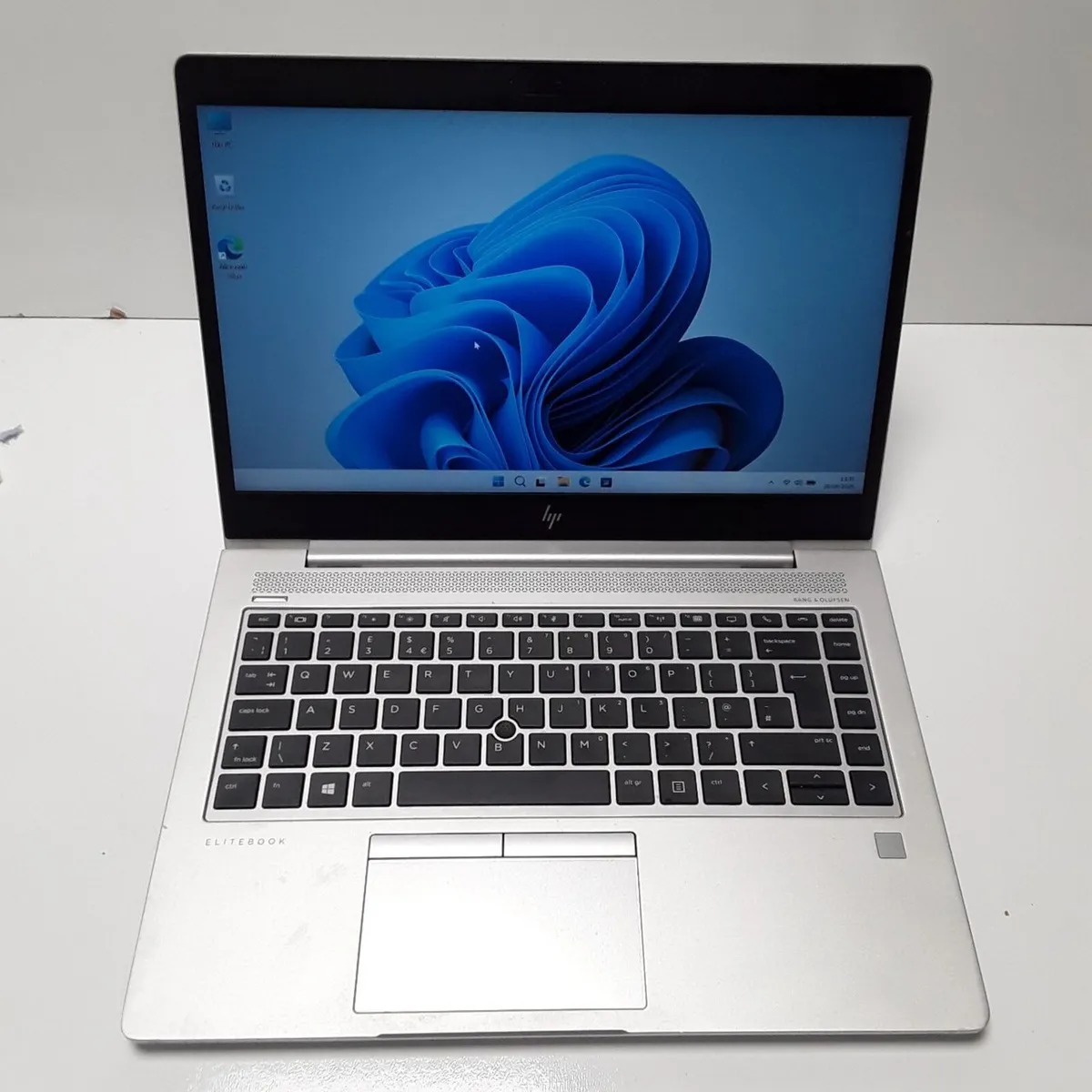 HP EliteBook 745 G6 | AMD Ryzen 7 PRO 3700U | 16GB - Image 1