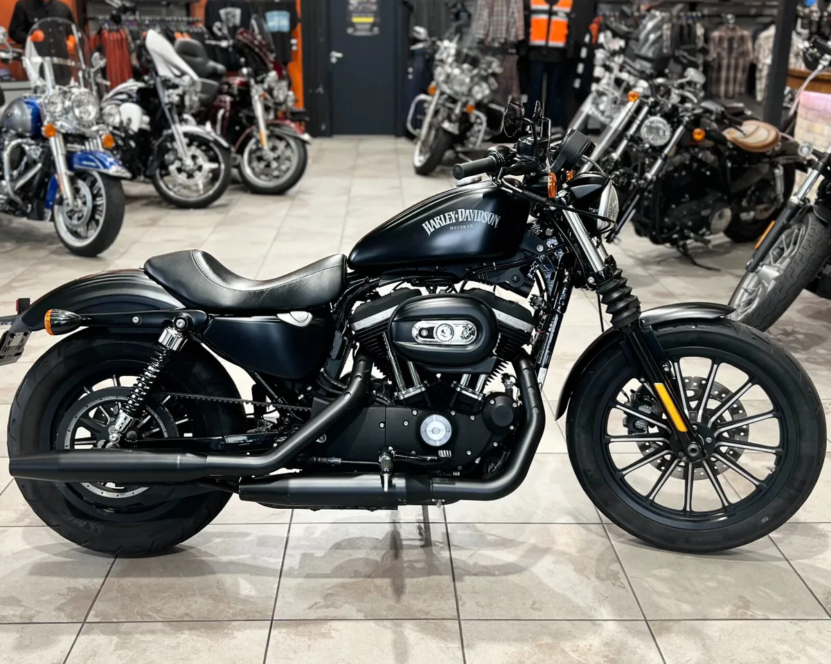 HARLEY-DAVIDSON IRON 883 - Image 1