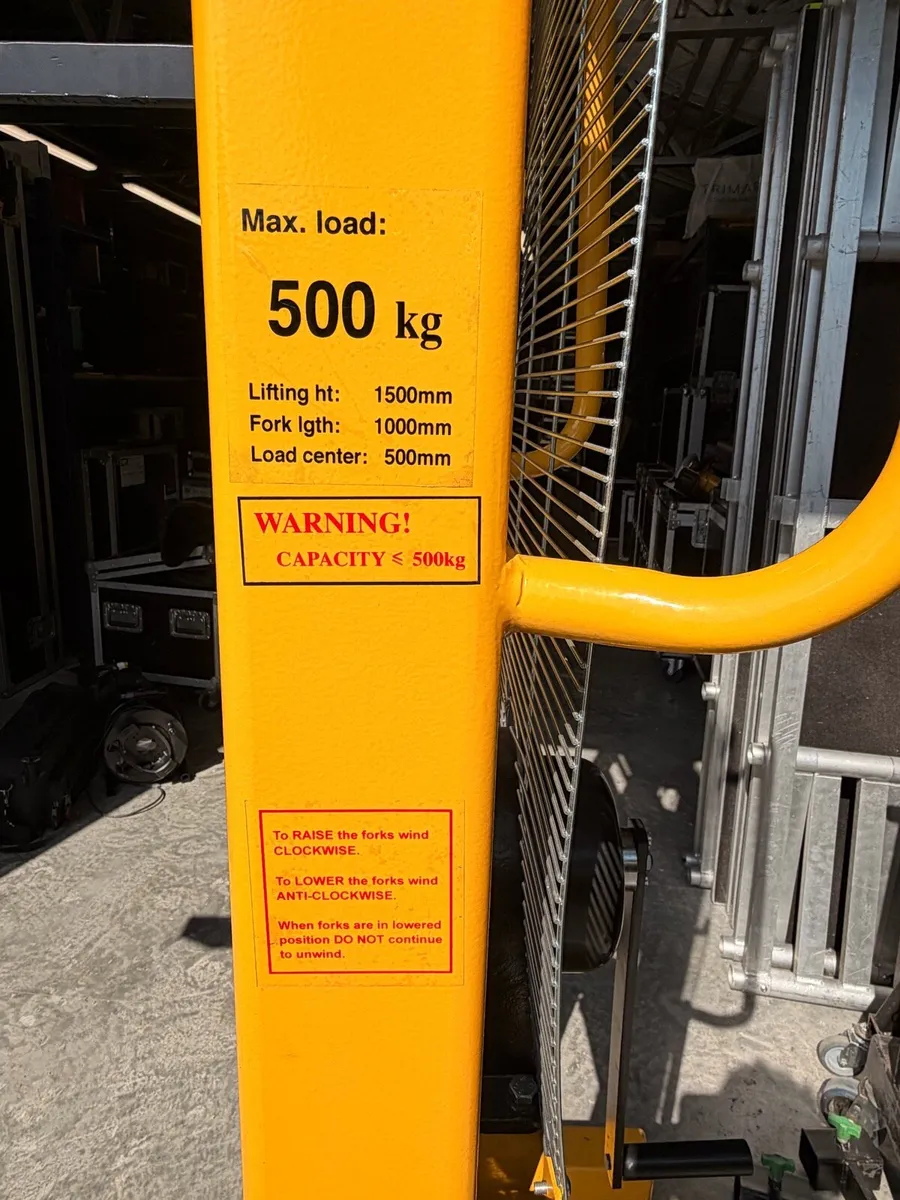 Manual Pallet stacker - Image 3