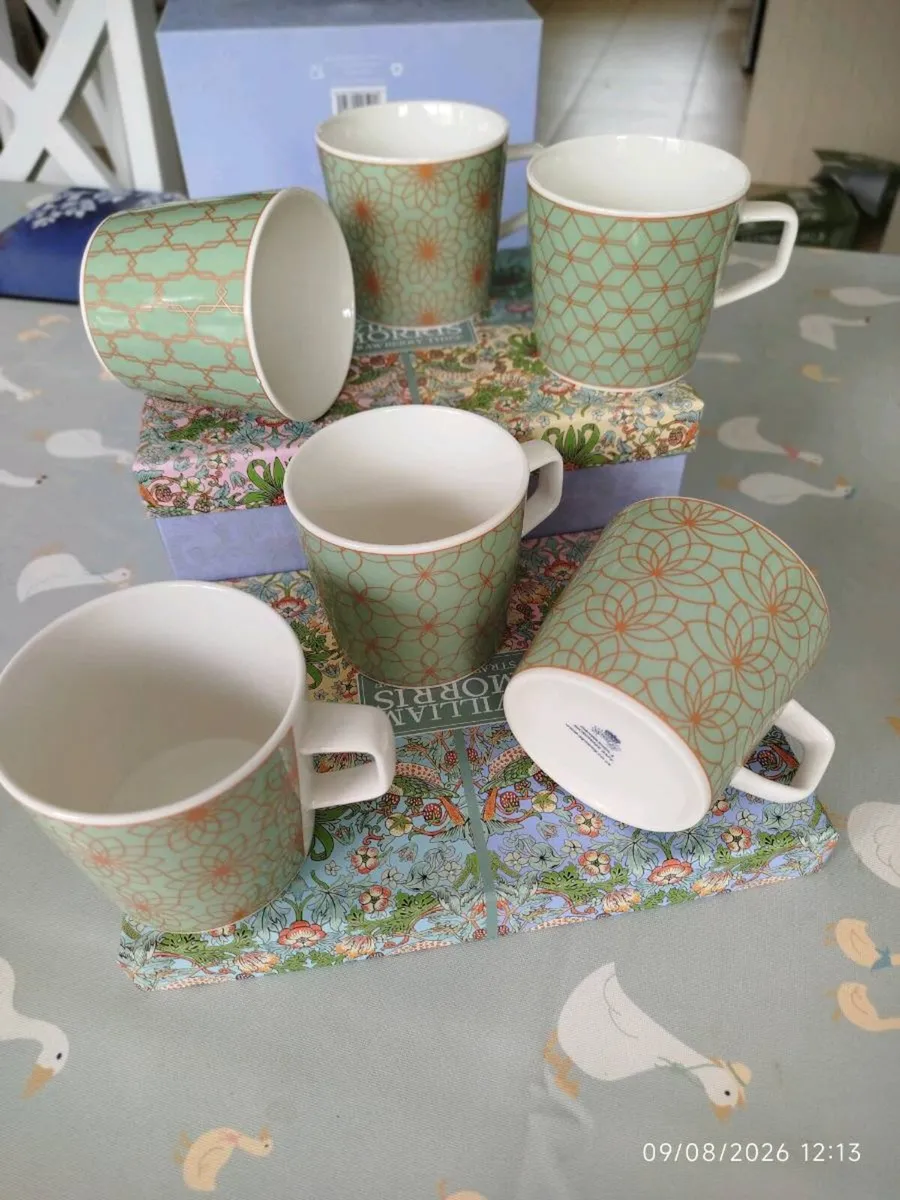 Set of six Aynsley mugs new - Image 2