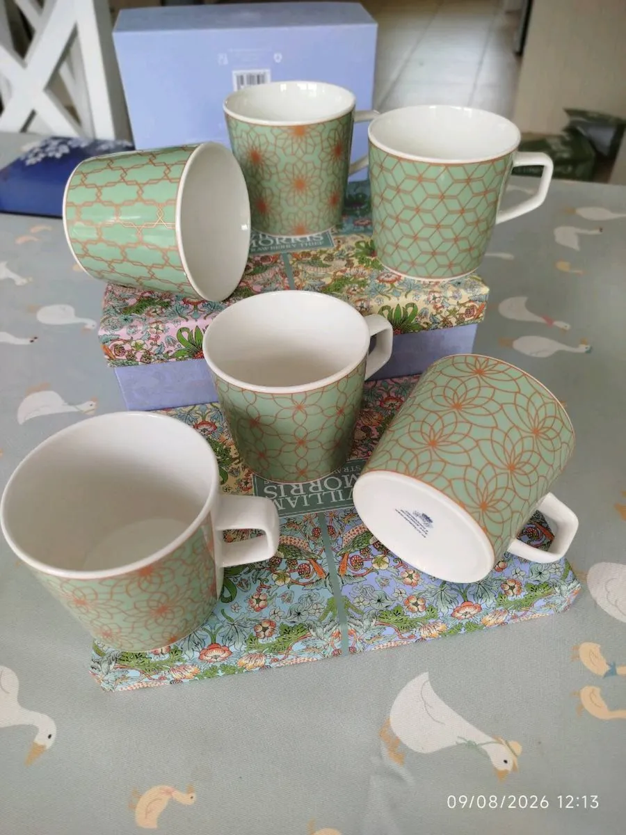 Set of six Aynsley mugs new - Image 3
