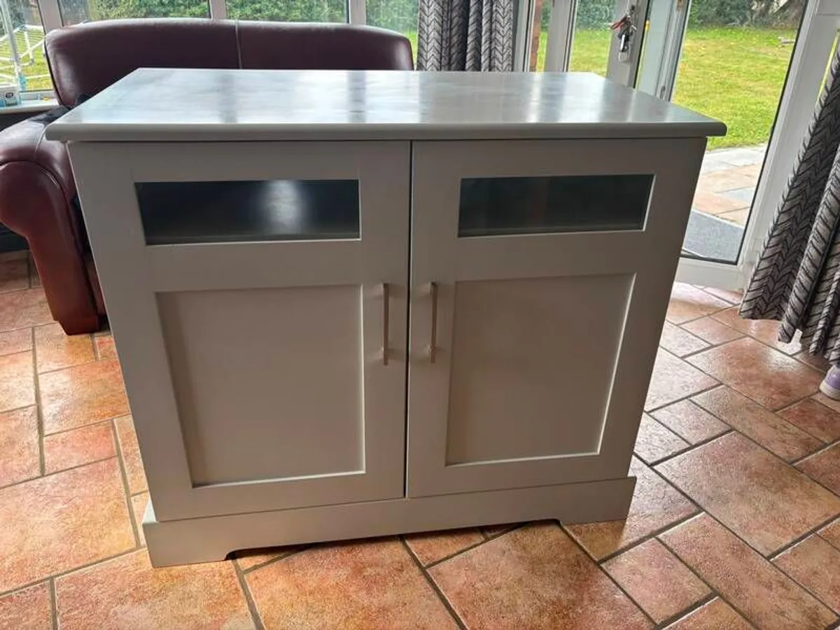 Tv unit turf box - Image 1
