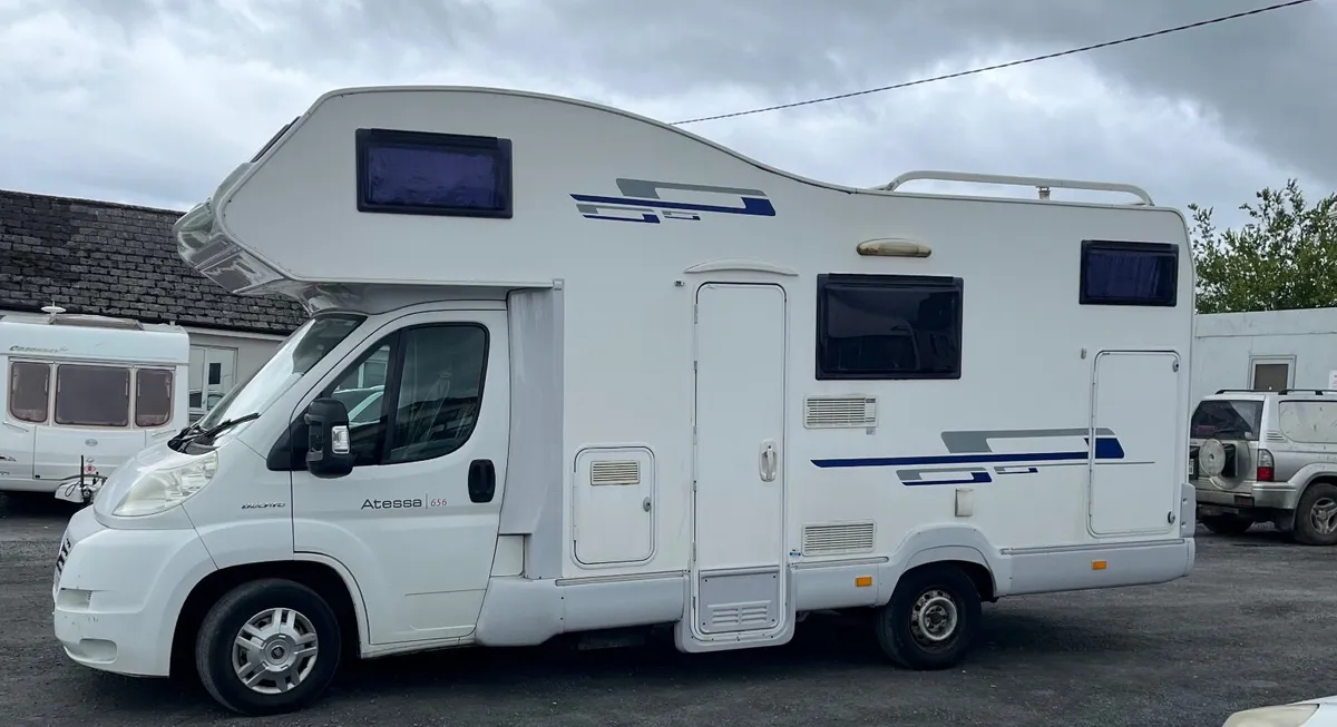 Camper van - Image 1