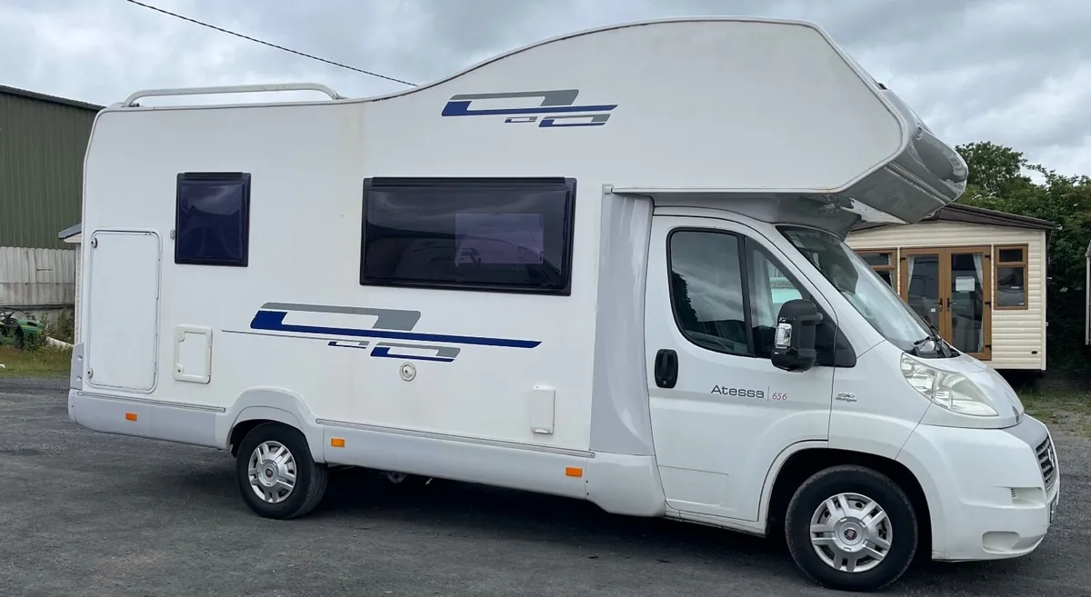 Camper van - Image 2
