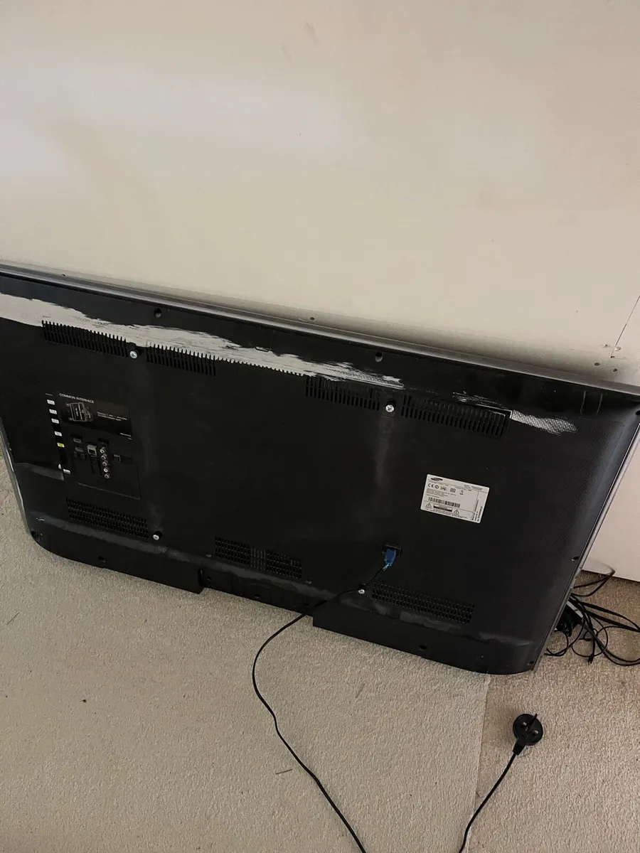 48 inch Samsung TV - Image 2