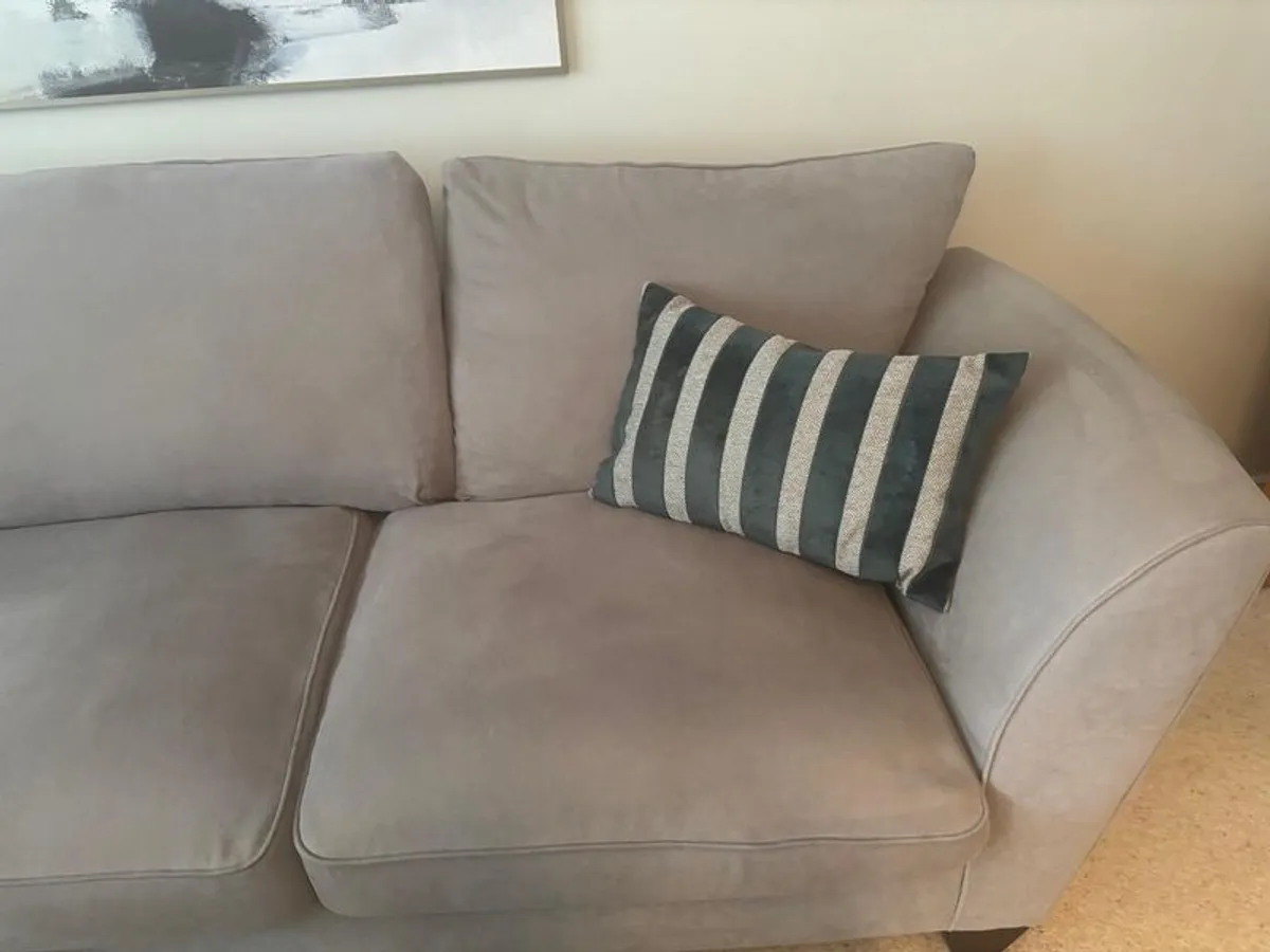 couch and table - Image 3