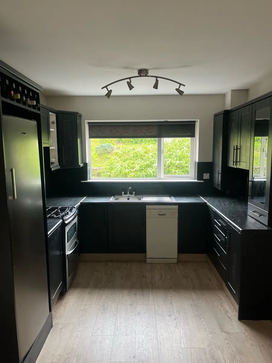 Kitchen - Image 4
