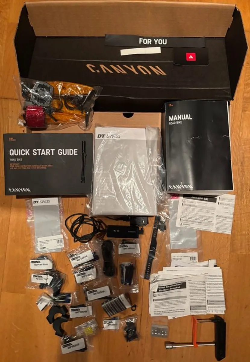 Canyon Speedmax CF 8.0 Di2 Size S Unused Mint Orig RRP 4600 Euro - Image 2