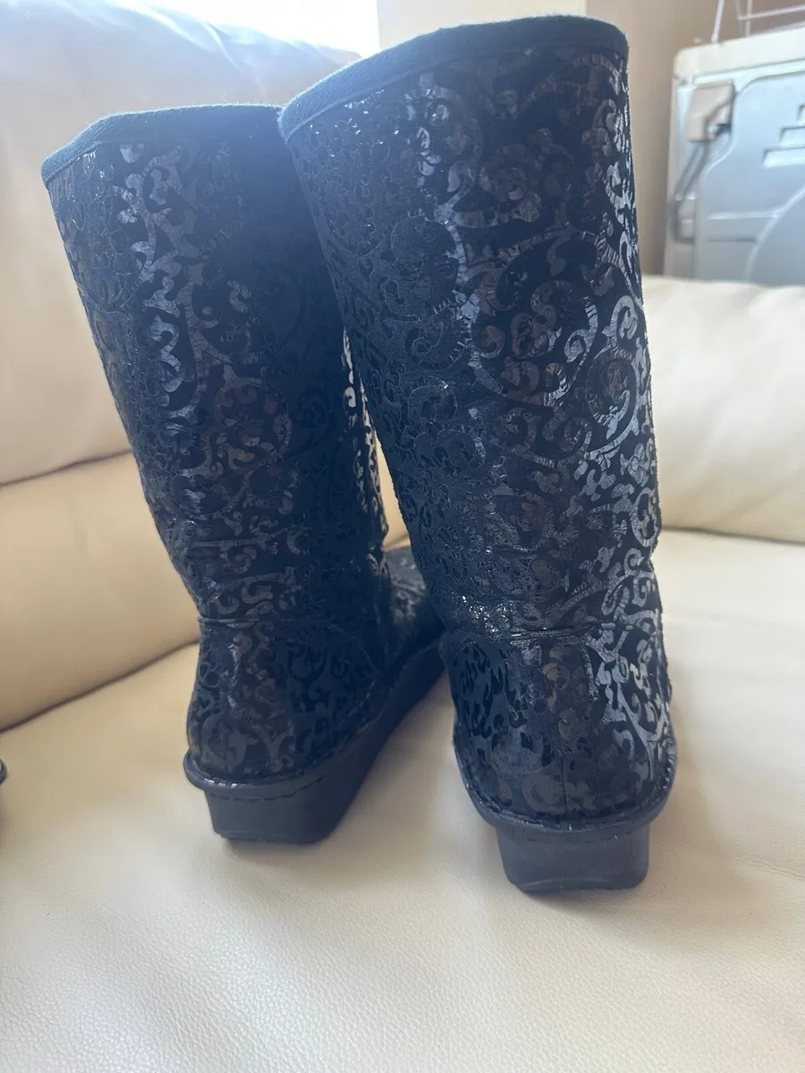 Boots - Image 2