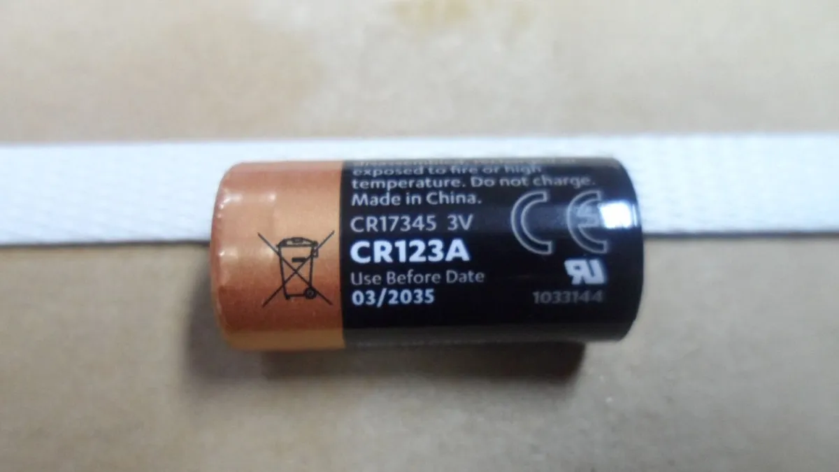 Duracell Lithium CR123A Batteries (Box of 400) - Image 1
