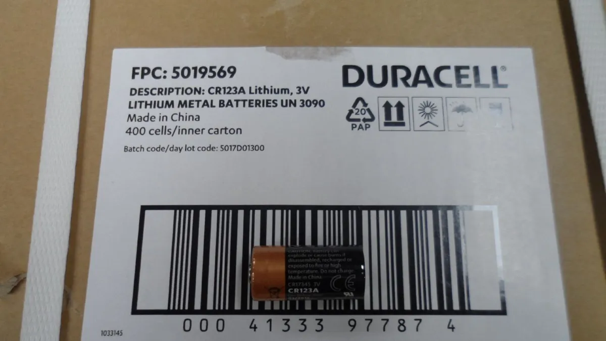 Duracell Lithium CR123A Batteries (Box of 400) - Image 2