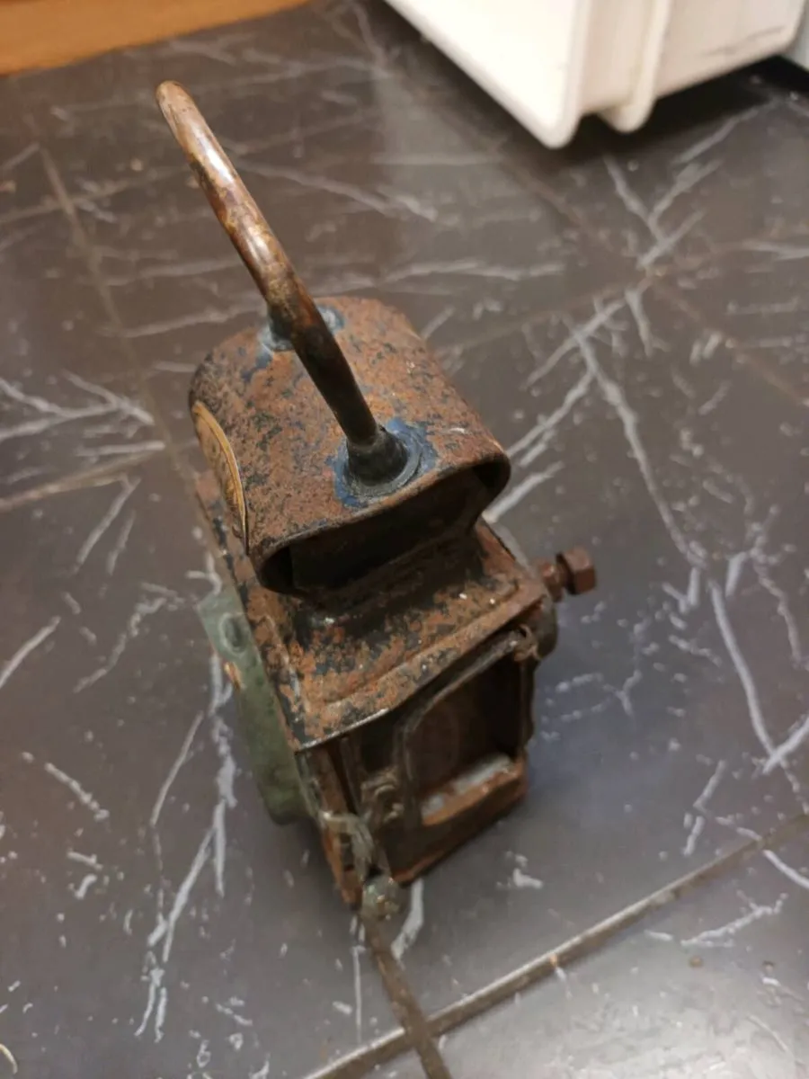 Old Car Lamp - Image 2