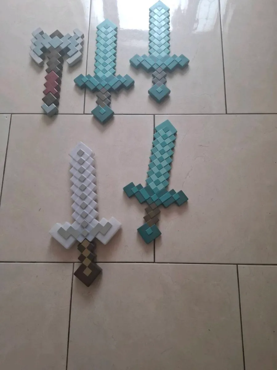 Toys - Image 3