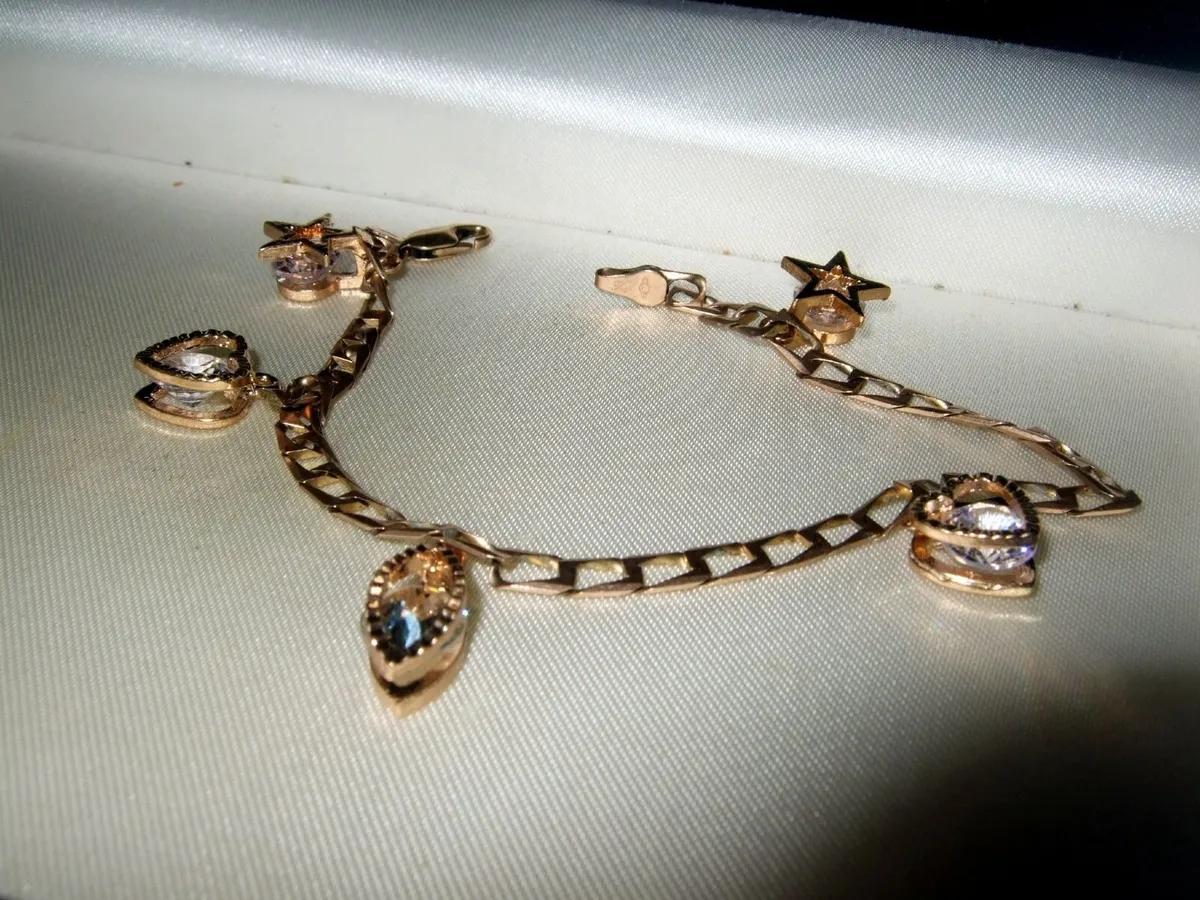 Vintage 9ct Gold Charm Bracelet - Image 4