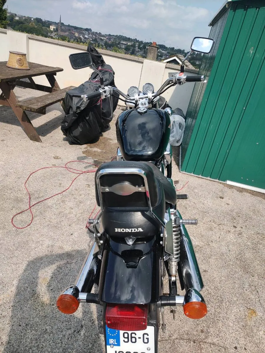 honda Magna 750 v4 - Image 3