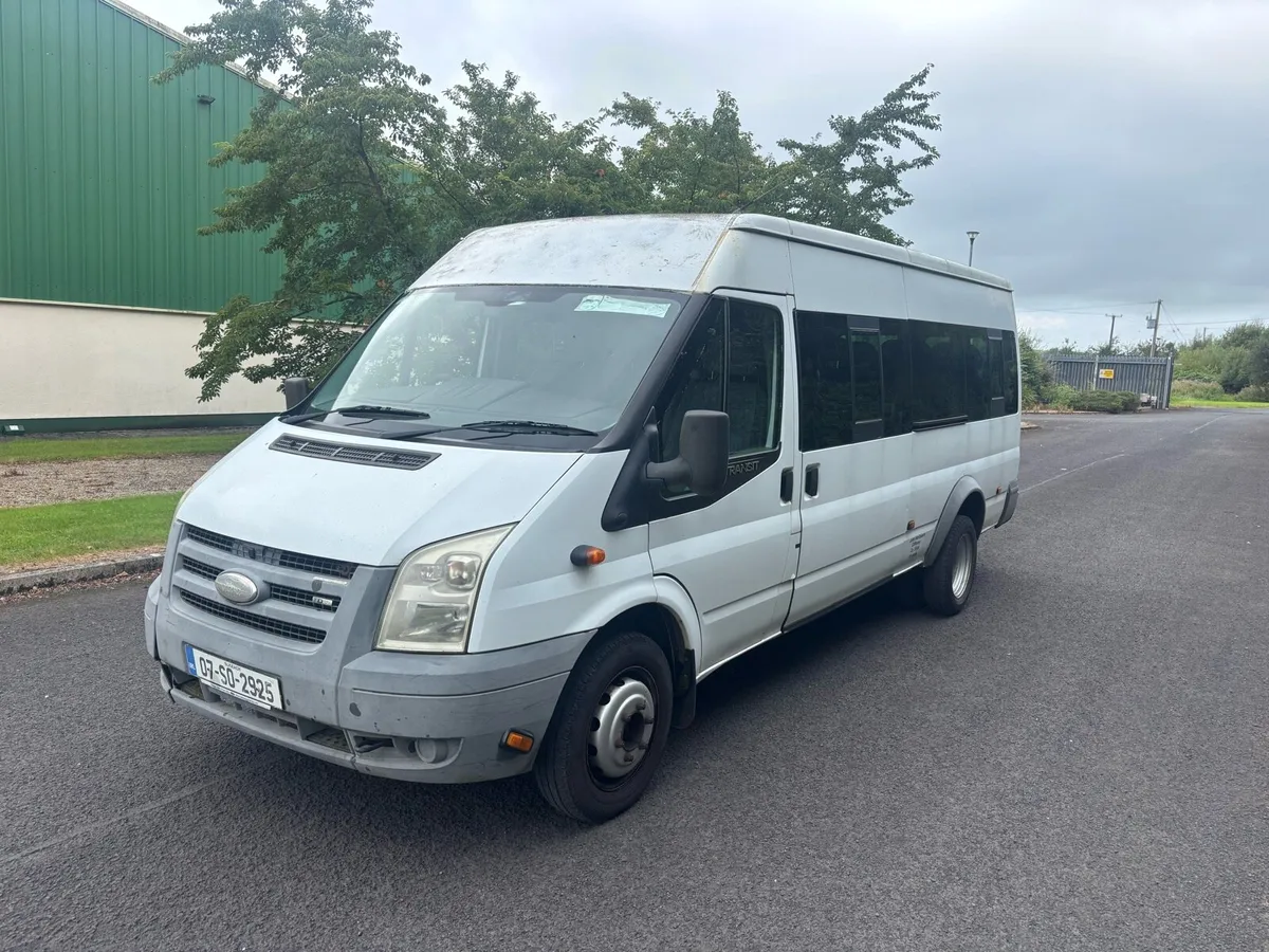 2007 Ford Transit 2.4 17 Seater Twin wheel - Image 3