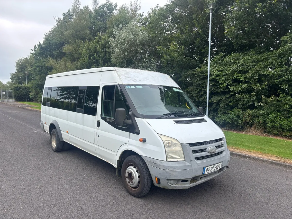 2007 Ford Transit 2.4 17 Seater Twin wheel - Image 1