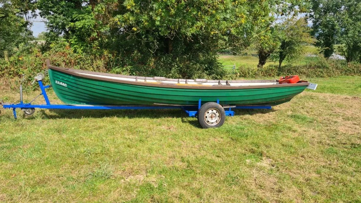 19 foot arrow boat with trailer - Image 1