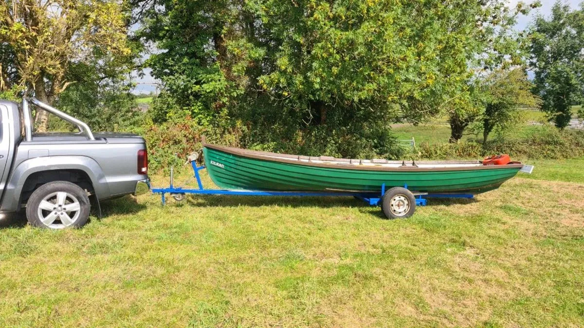 19 foot arrow boat with trailer - Image 3