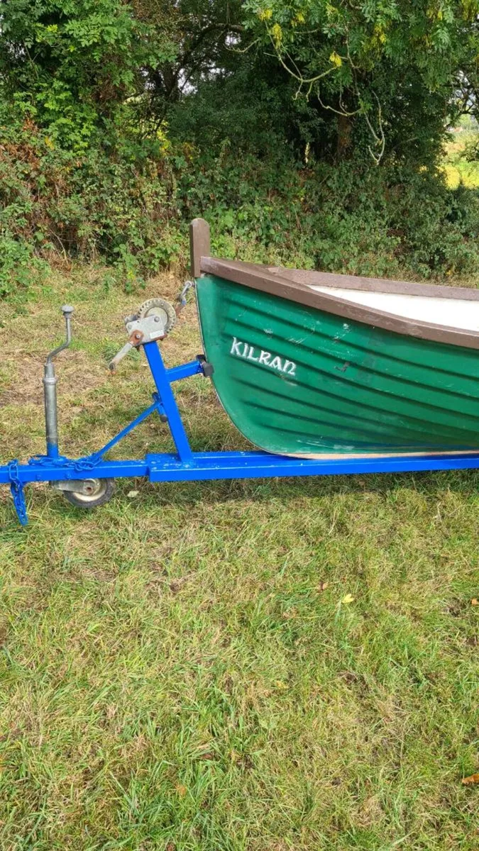 19 foot arrow boat with trailer - Image 4