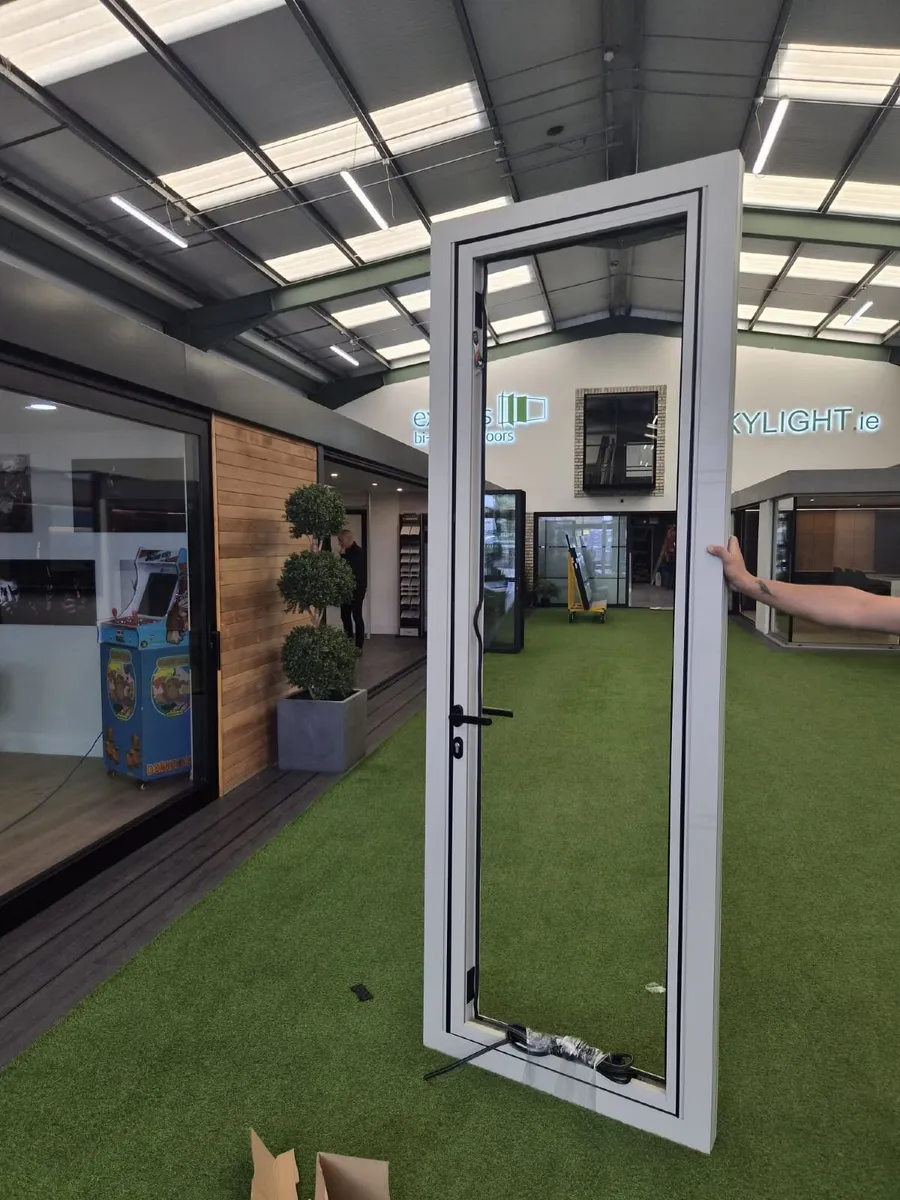 New 2600mmx 900mm Aluminium external door RAL7032 - Image 3