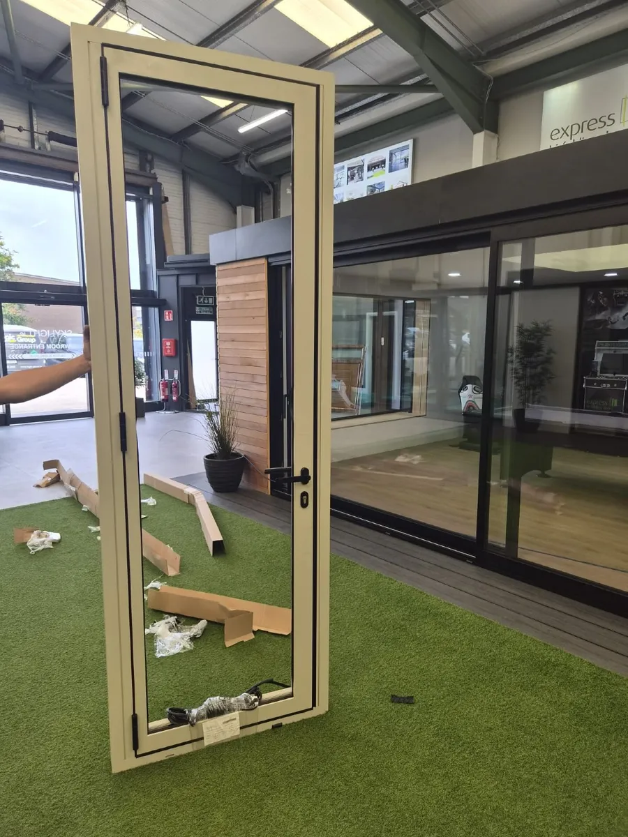 New 2600mmx 900mm Aluminium external door RAL7032 - Image 1