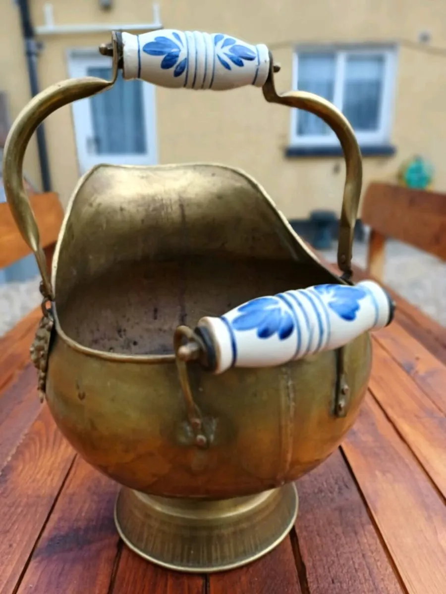 Large Brass Vintage Coal Scuttle - Image 2