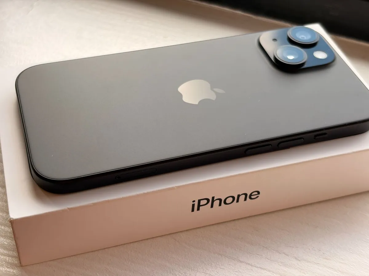 Apple iPhone 15, 128GB (Black) e375 (ono) - Image 1