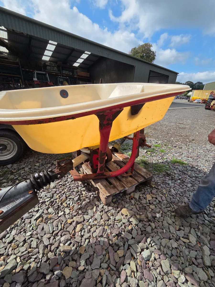 Bruper Fertiliser Spreader - Image 2
