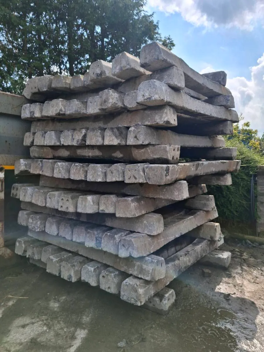 concrete railway sleepers - Image 1