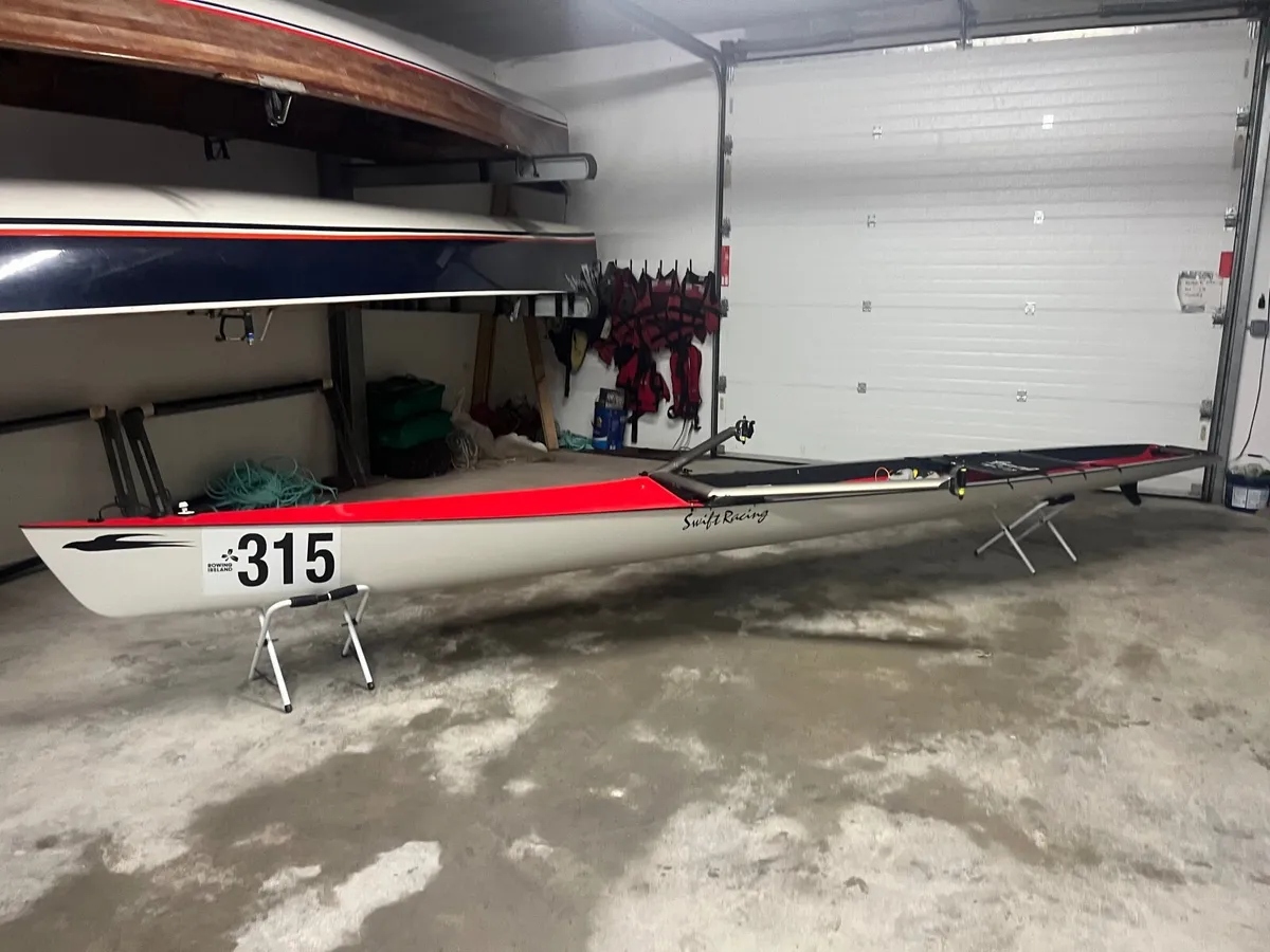 Coastal scull rowing boat - Image 1
