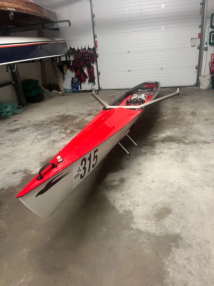 Coastal scull rowing boat - Image 2
