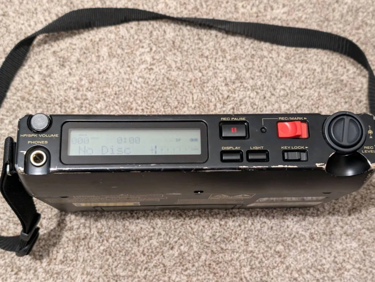 Marantz PMD650 professional portable MiniDisc reco - Image 2