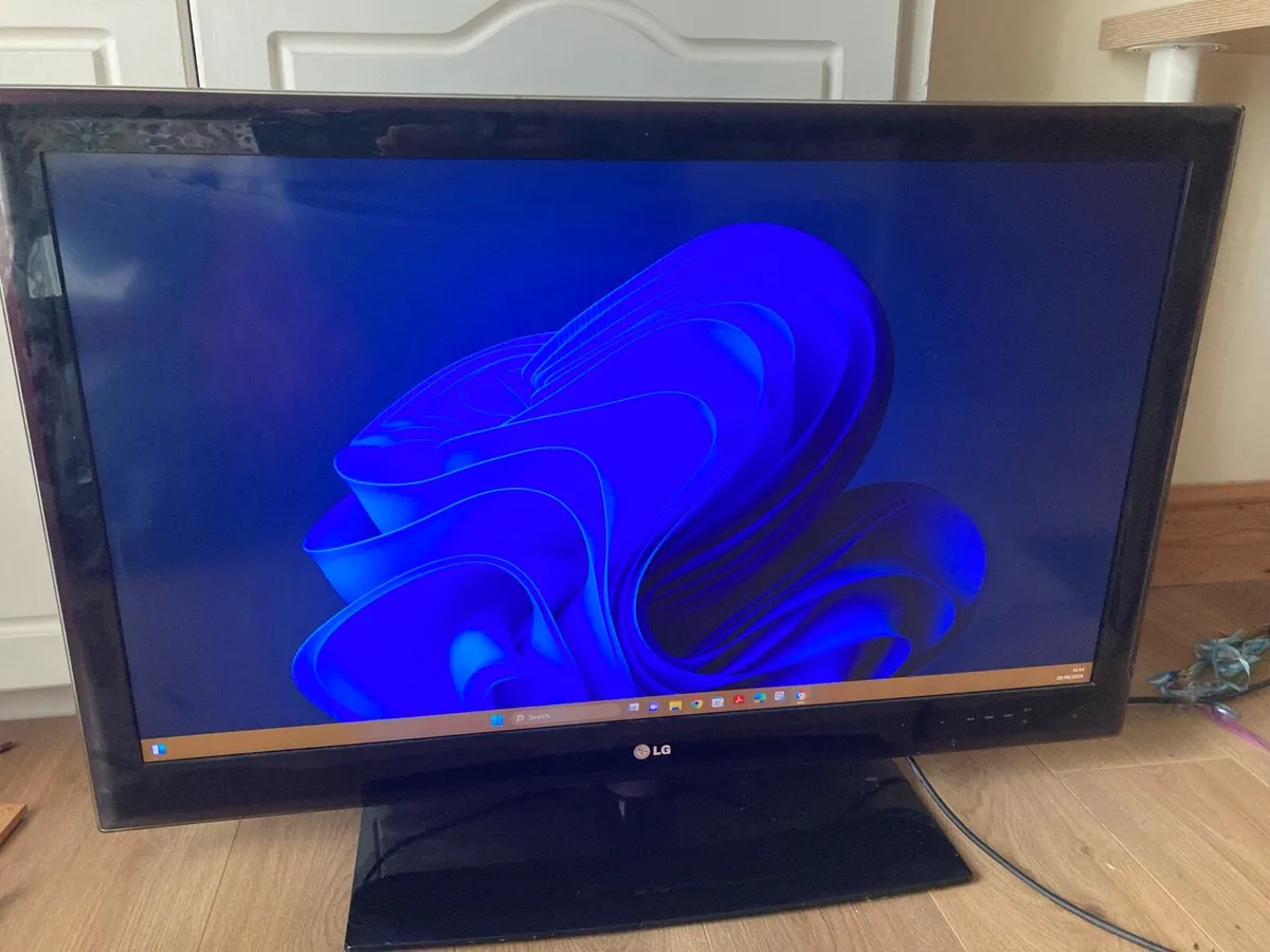 TV - Image 1