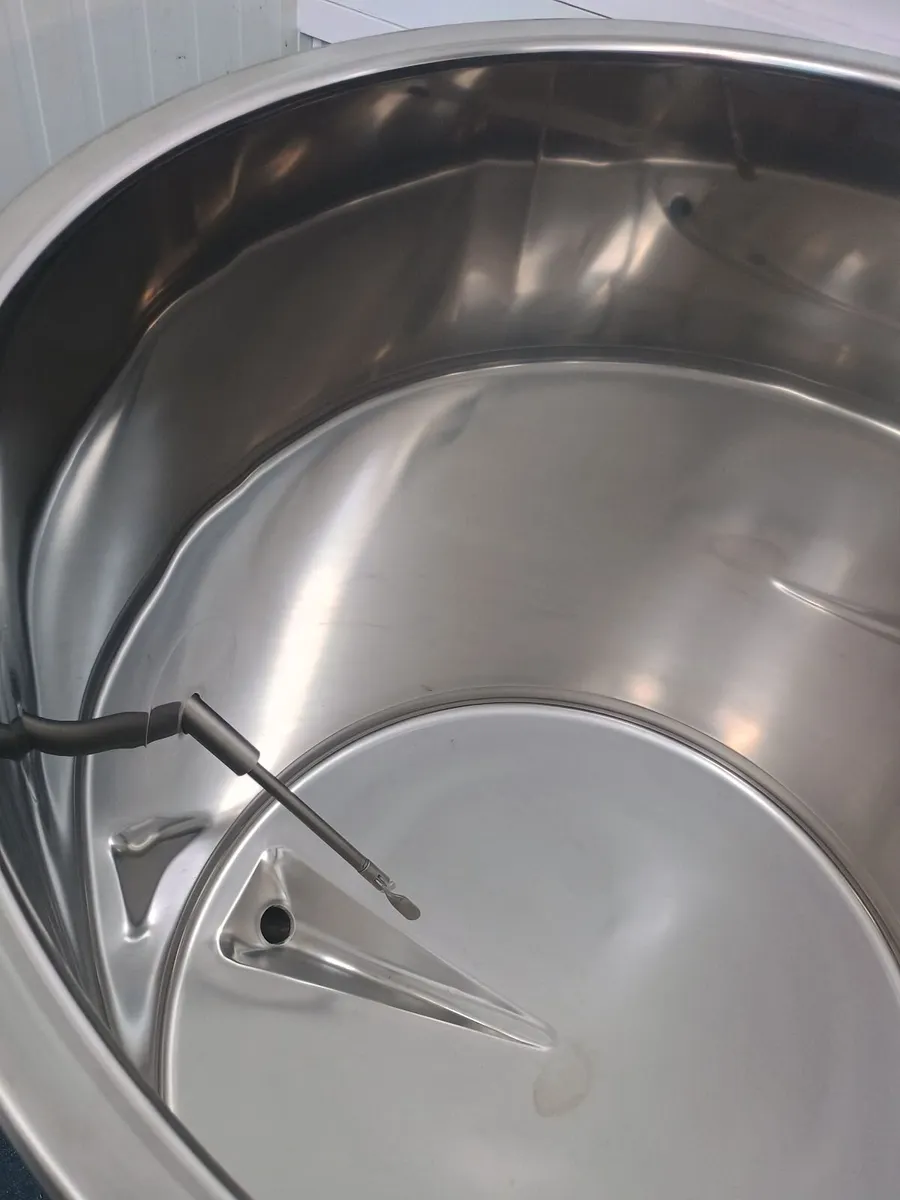 Stainless steel mixing tank, agitator & dust lid - Image 2