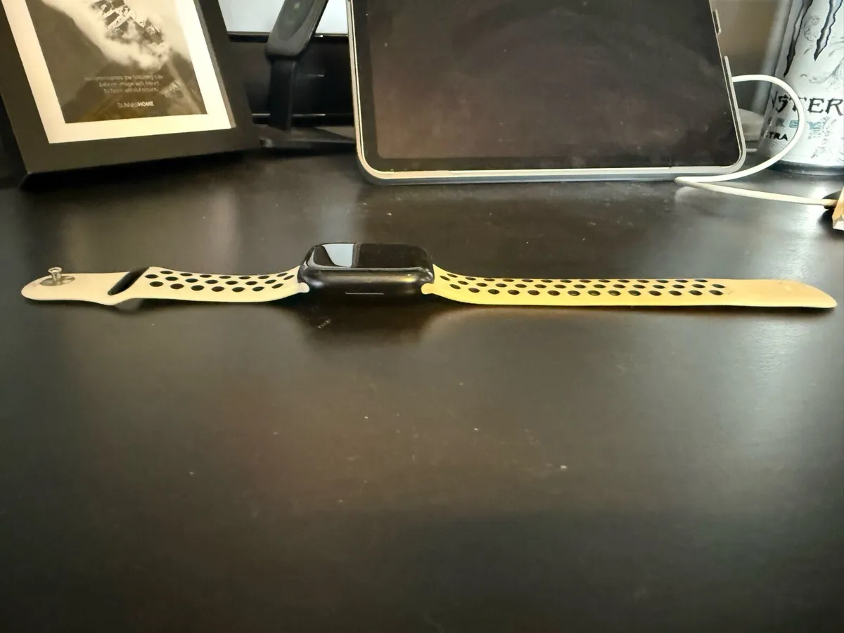 Apple Watch Series 9 - Image 2