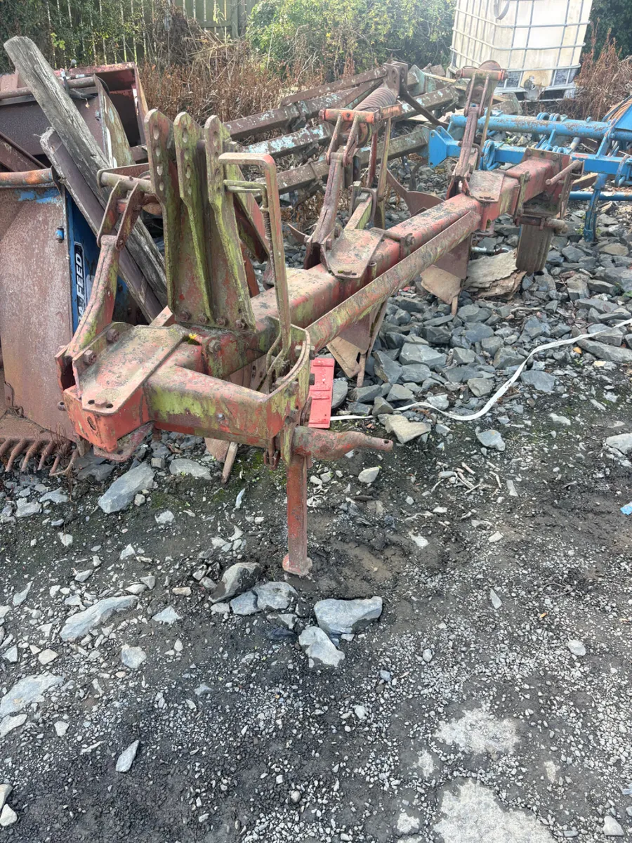 Stallar 3 score plough - Image 1