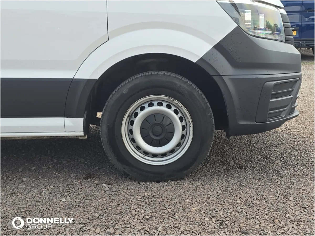 Volkswagen Crafter Cr35 Lwb Diesel Rwd Startline - Image 4
