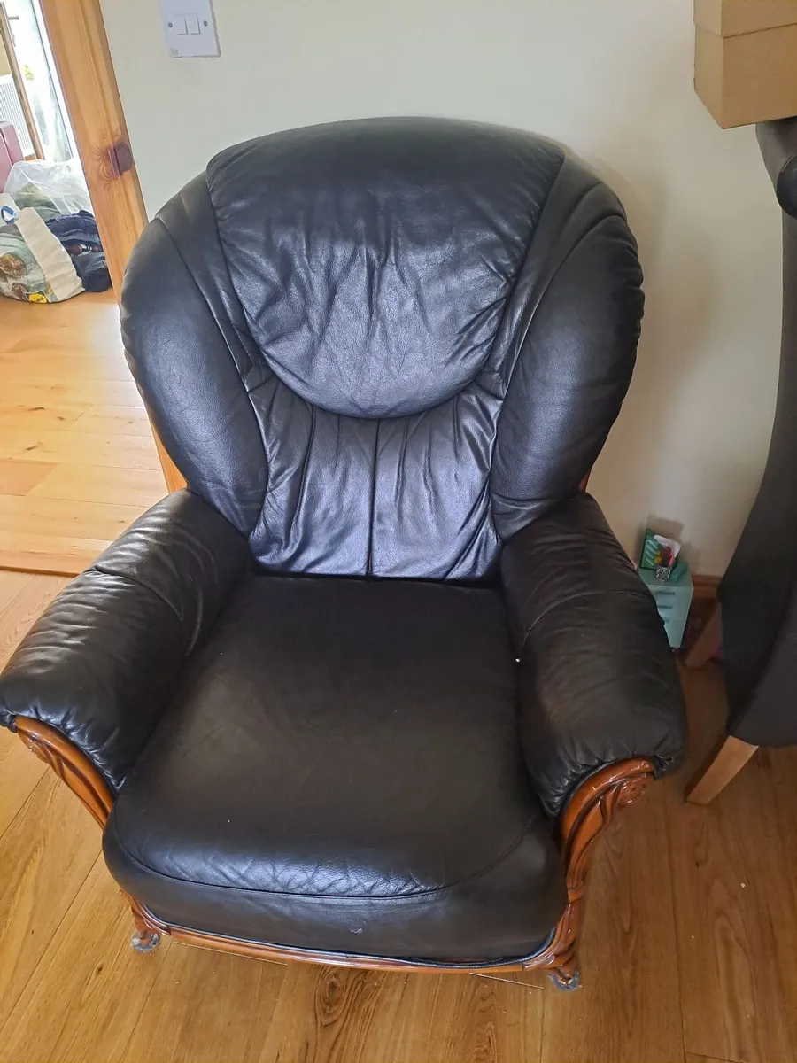 Italian Leather couch - Image 2