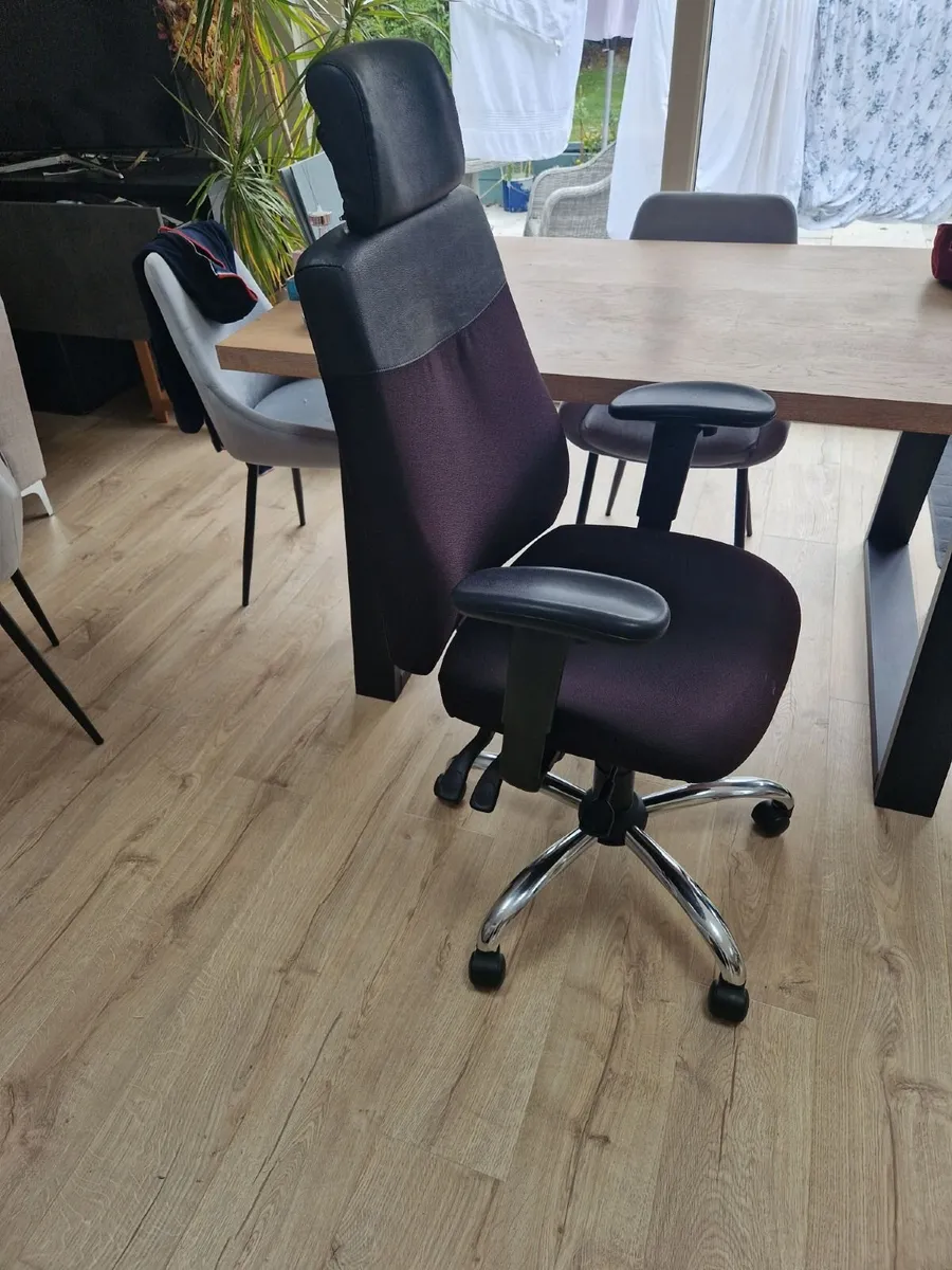 Office Chair - Image 1