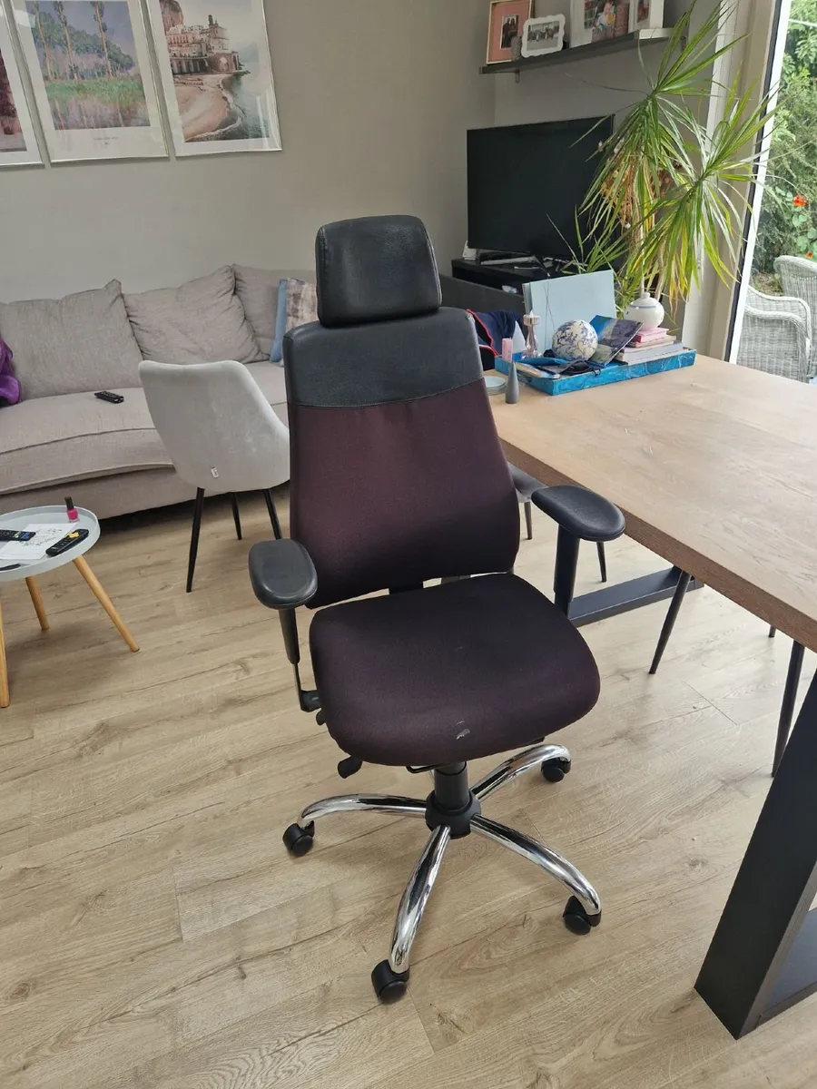 Office Chair - Image 3