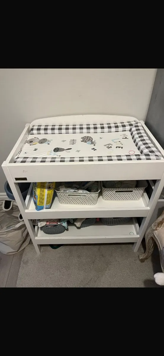 Changing table - Image 3