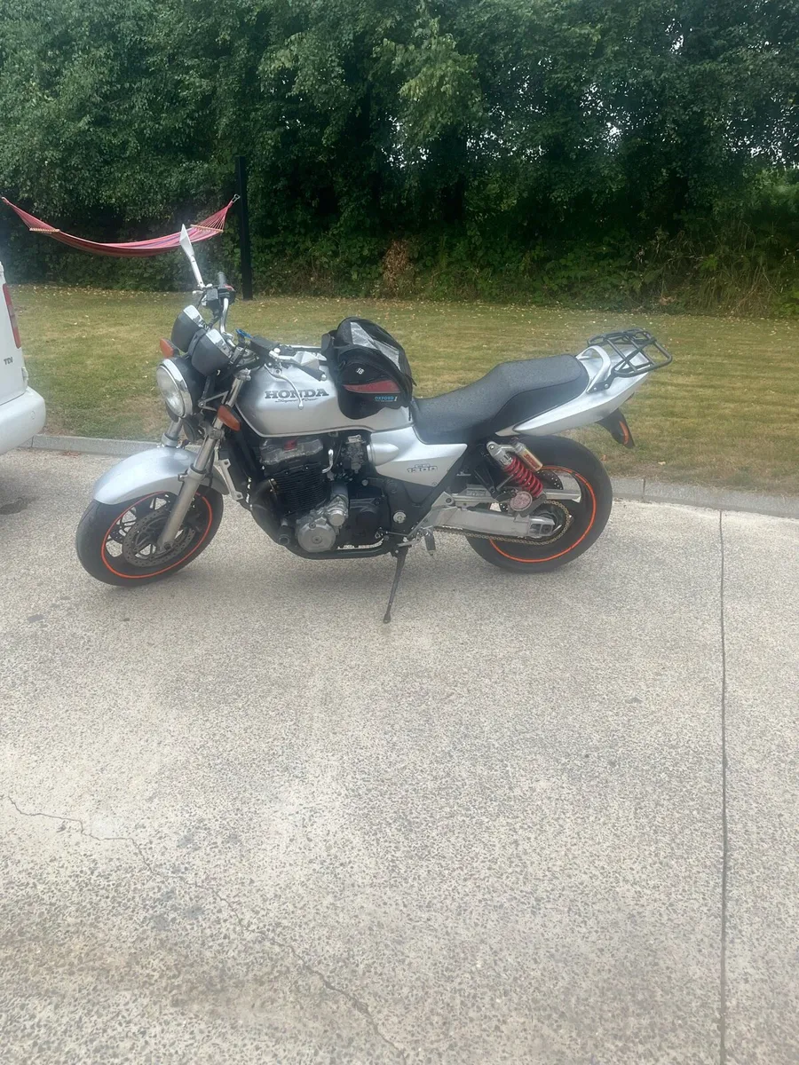 Cb 1300 - Image 1