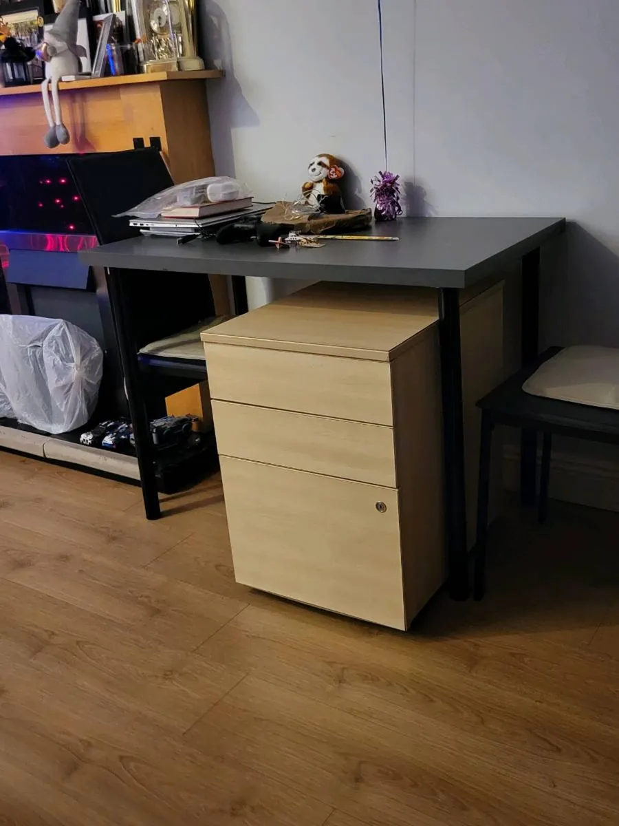 Cabinet Under the Table - Image 1