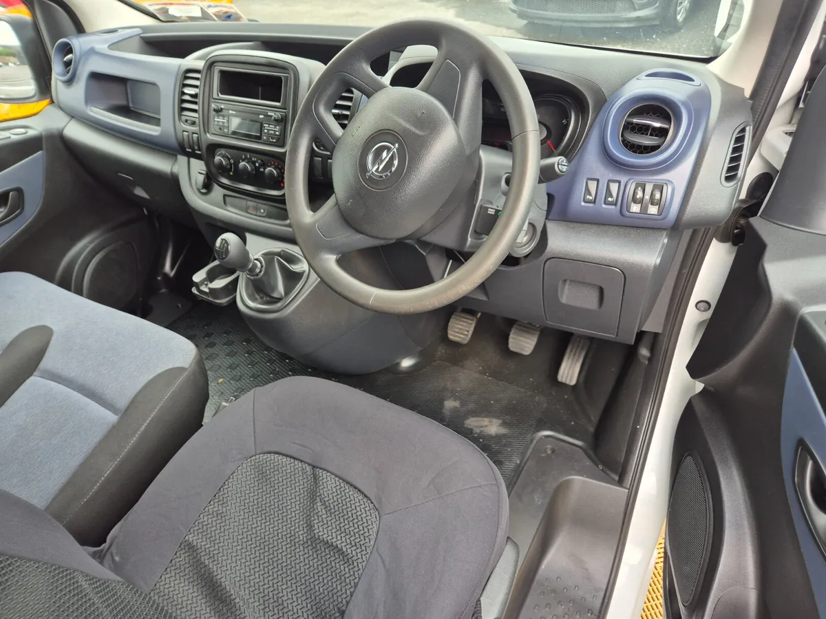 2019 Opel Vivaro/Trafic test & tax - Image 4