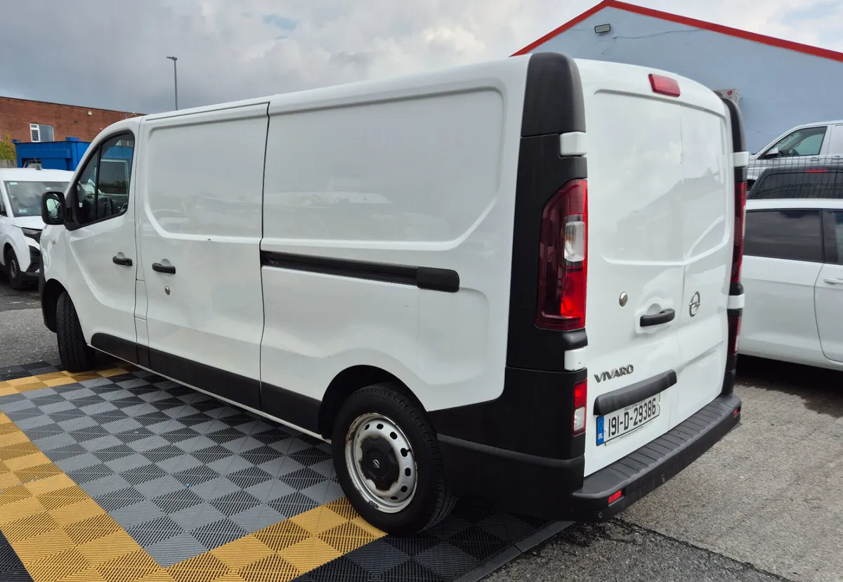 2019 Opel Vivaro/Trafic test & tax - Image 2
